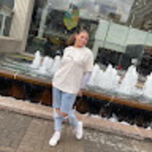 Meet your Posher, Mia